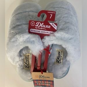 Dluxe by Dearforms Size 7 Genuine Shearling Indoor/Outdoor Slip on Slippers Blue
